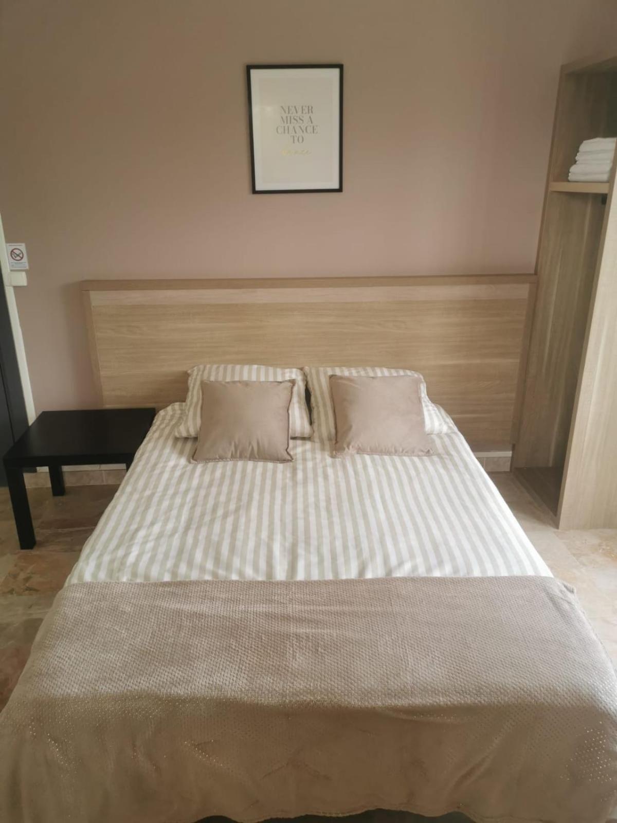 Appartement 2 , Disneyland - Parking Gratuit - Maison Des Platanes مو المظهر الخارجي الصورة